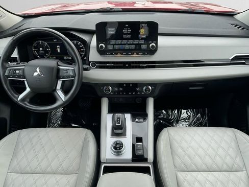 Used 2024 Mitsubishi Outlander SEL image 10