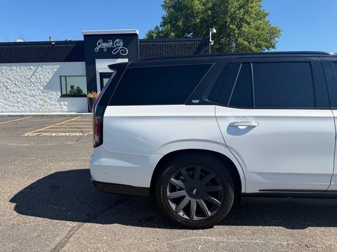 Used 2021 Cadillac Escalade Premium Luxury Platinum AWD/4WD image 4
