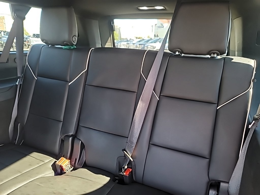 Used 2023 Cadillac Escalade ESV Premium Luxury w/ Performance Package AWD/4WD image 15