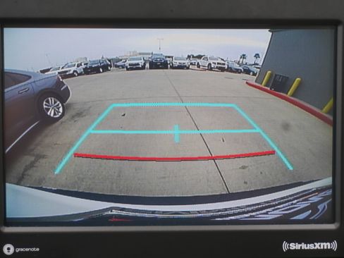 Used 2020 Toyota RAV4 XLE FWD image 18