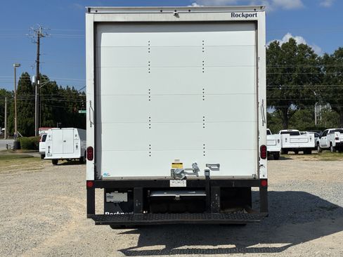 Used 2024 Chevrolet Express 4500 Extended w/ Power Convenience Package RWD image 3