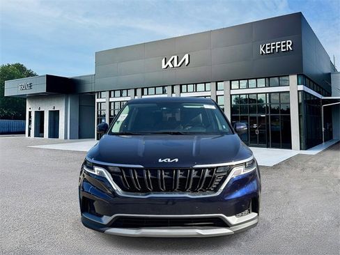 Certified 2024 Kia Carnival LX image 3