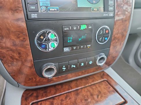 Used 2007 Chevrolet Suburban LTZ w/ LTZ Preferred Equipment Group image 23