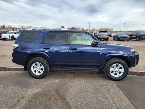 Used 2017 Toyota 4Runner SR5 Premium image 6