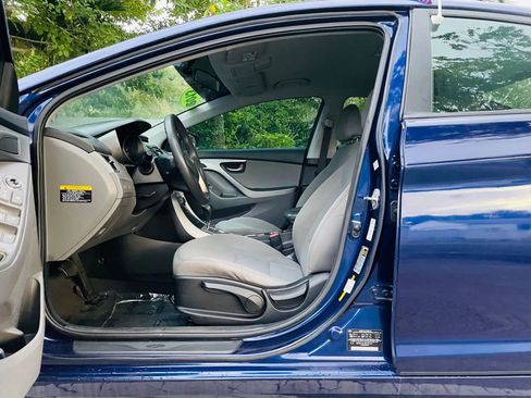 Used 2013 Hyundai Elantra GLS image 9