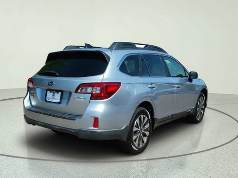 Used 2017 Subaru Outback 2.5i Limited AWD/4WD image 3