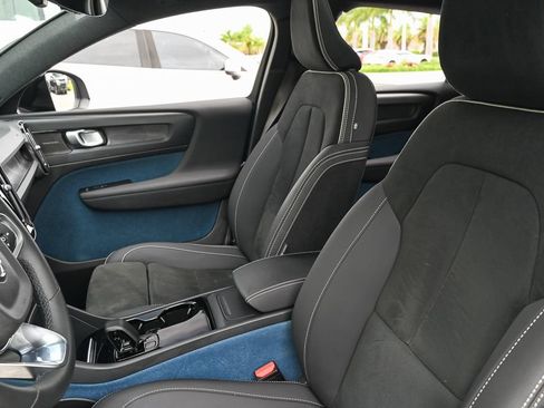 Used 2023 Volvo C40 P8 Recharge Ultimate AWD/4WD image 13