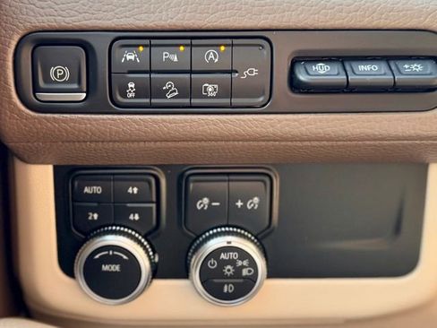 Used 2022 GMC Yukon Denali image 21