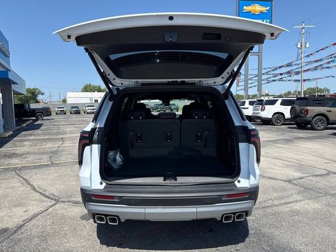 New 2026 Chevrolet Traverse LT FWD image 6