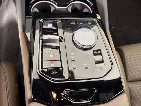 Used 2026 BMW 530i w/ Convenience Package RWD image 16