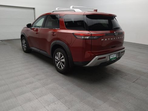 Used 2022 Nissan Pathfinder SL FWD image 5