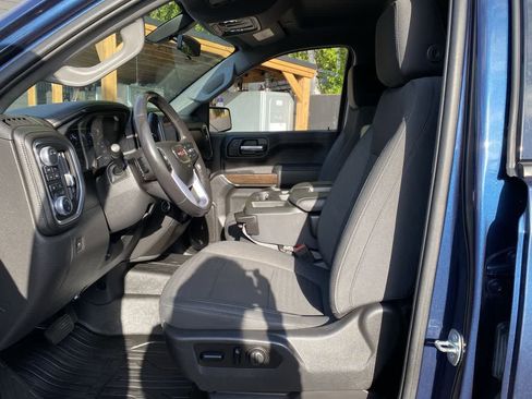 Used 2020 GMC Sierra 1500 Elevation w/ Elevation Value Package AWD/4WD image 13