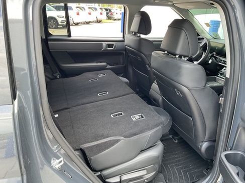 Used 2025 Hyundai Santa Fe SEL AWD/4WD image 11