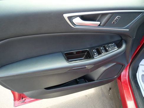 Used 2020 Ford Edge SEL w/ Cold Weather Package AWD/4WD image 18