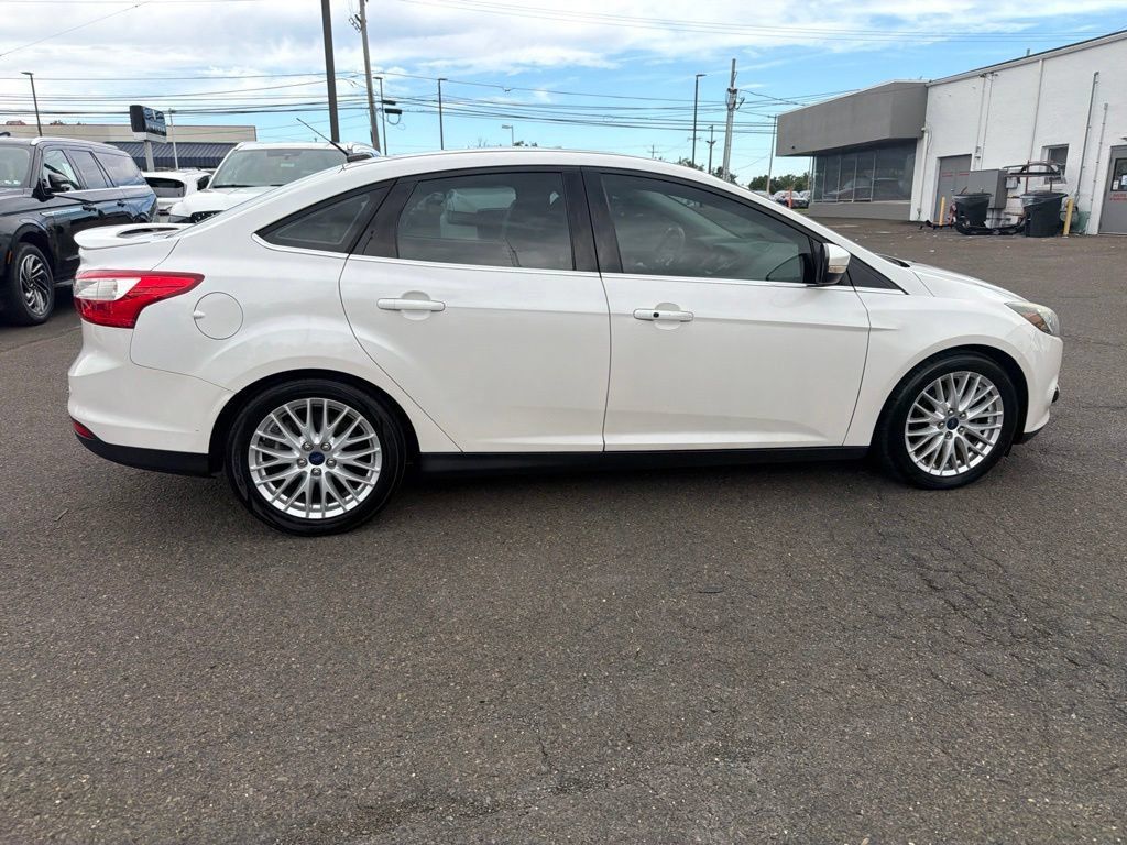 Used 2014 Ford Focus Titanium FWD image 7
