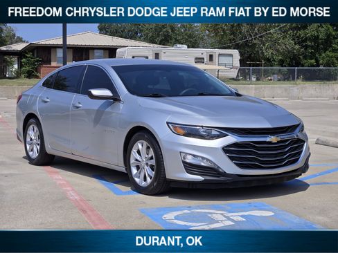Used 2019 Chevrolet Malibu LT FWD image 2