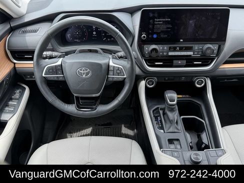 Used 2024 Toyota Grand Highlander AWD image 11