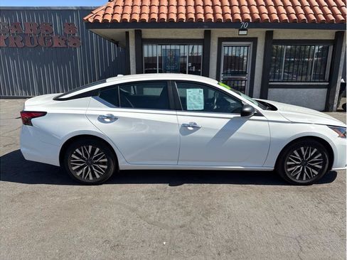 Used 2025 Nissan Altima 2.5 SV FWD image 1