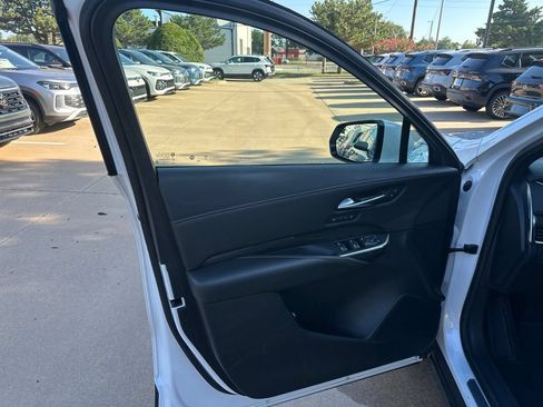Used 2023 Cadillac XT4 Sport FWD image 13