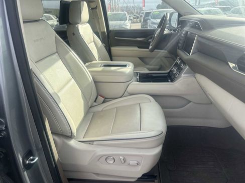 Used 2024 GMC Yukon Denali w/ Advanced Technology Package image 27