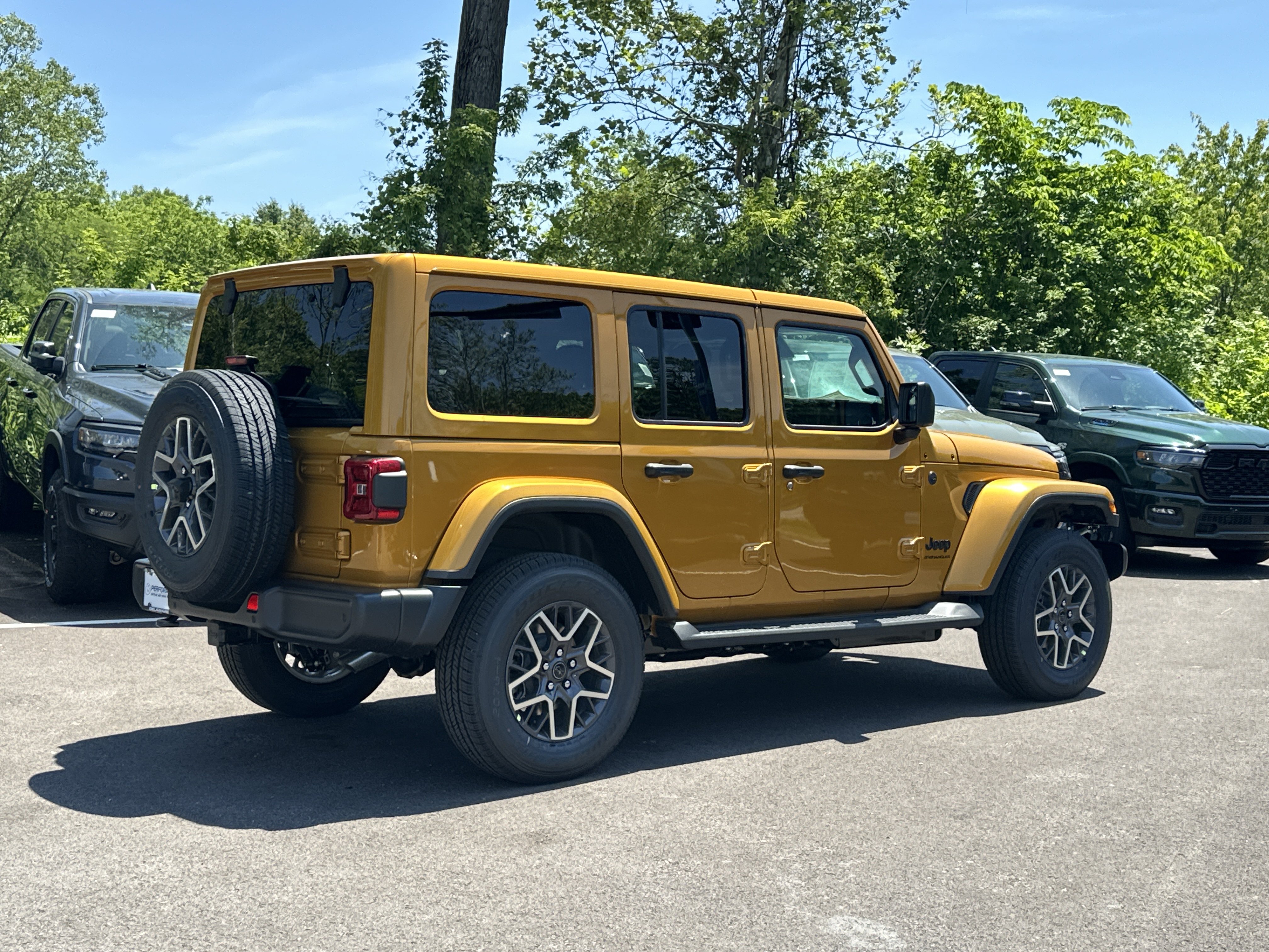 New 2026 Jeep Wrangler Unlimited Sahara AWD/4WD image 17