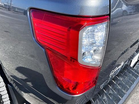 Used 2024 Nissan Titan SV w/ SV Convenience Package image 16