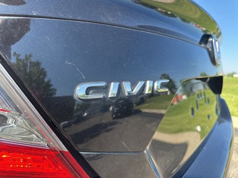 Used 2017 Honda Civic EX image 4