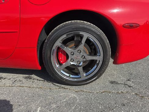 Used 1998 Chevrolet Corvette Coupe w/ Roof Pkg RWD image 20