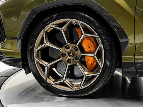 Used 2023 Lamborghini Urus Performante AWD/4WD image 75