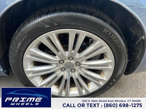 Used 2011 Chrysler 300 Limited image 20