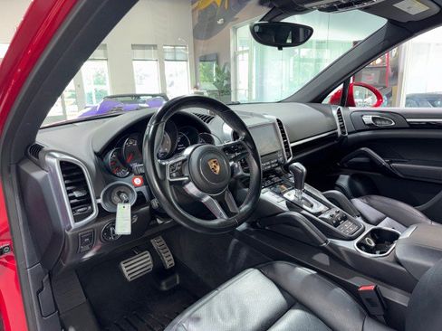 Used 2017 Porsche Cayenne S AWD/4WD image 7