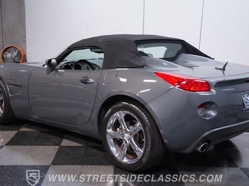 Used 2008 Pontiac Solstice GXP w/ Premium Package RWD image 8