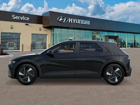 New 2026 Hyundai Ioniq 5 SEL image 3