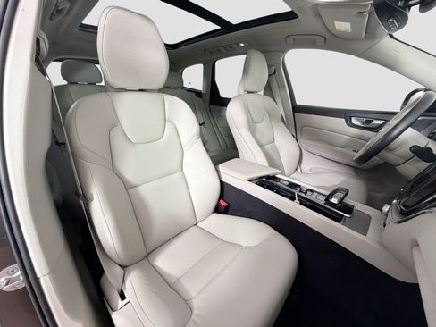 Certified 2023 Volvo XC60 B5 Plus w/ Protection Package Premier AWD/4WD image 27