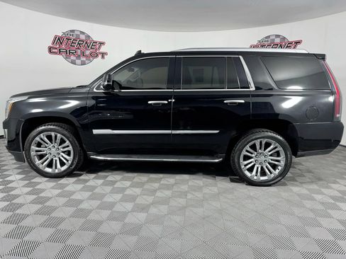 Used 2018 Cadillac Escalade Luxury w/ LPO, Radiant Package image 4