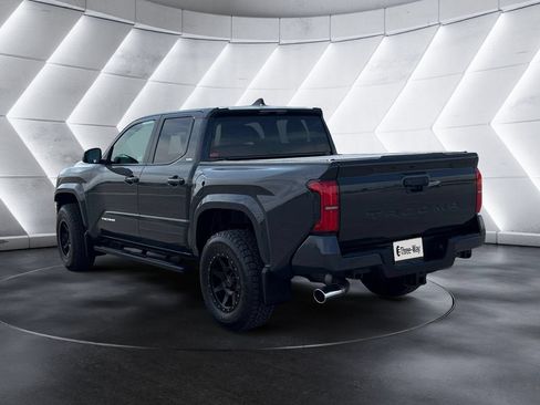 Used 2025 Toyota Tacoma SR5 AWD/4WD image 3