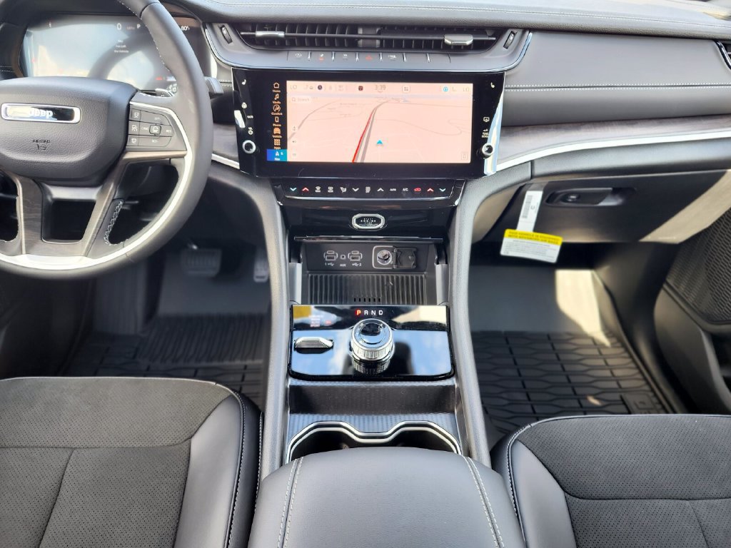 New 2026 Jeep Grand Cherokee Altitude AWD/4WD image 14