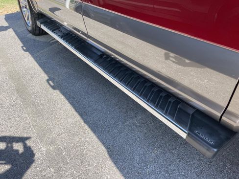Used 2019 Ford F150 Lariat w/ Equipment Group 502A Luxury AWD/4WD image 9