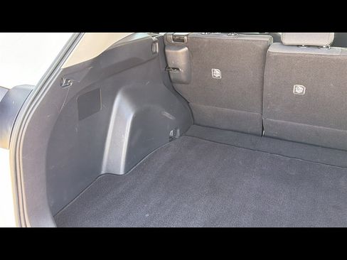 Used 2021 Toyota RAV4 LE AWD/4WD image 28