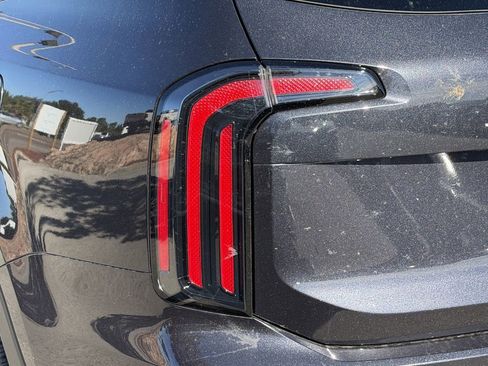 New 2025 Kia Telluride EX w/ EX Captain's Chair Package image 9