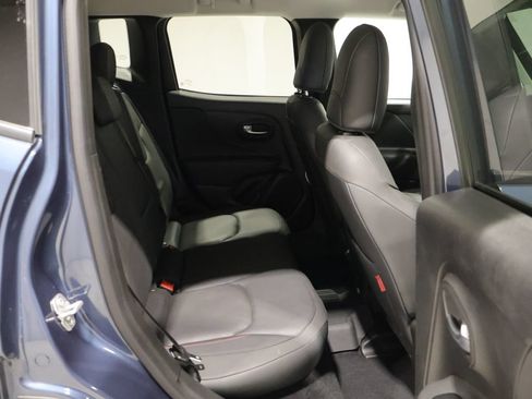 Used 2022 Jeep Renegade Trailhawk AWD/4WD image 18