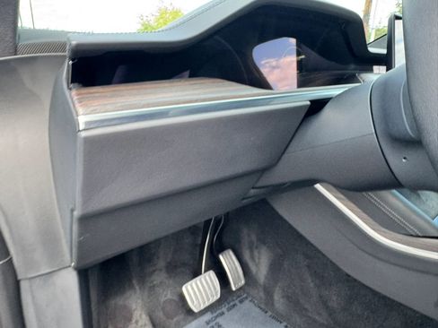 Used 2023 Tesla Model X AWD/4WD image 34