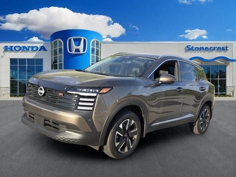 Used 2025 Nissan Kicks SR w/ Illumination Package FWD image 1