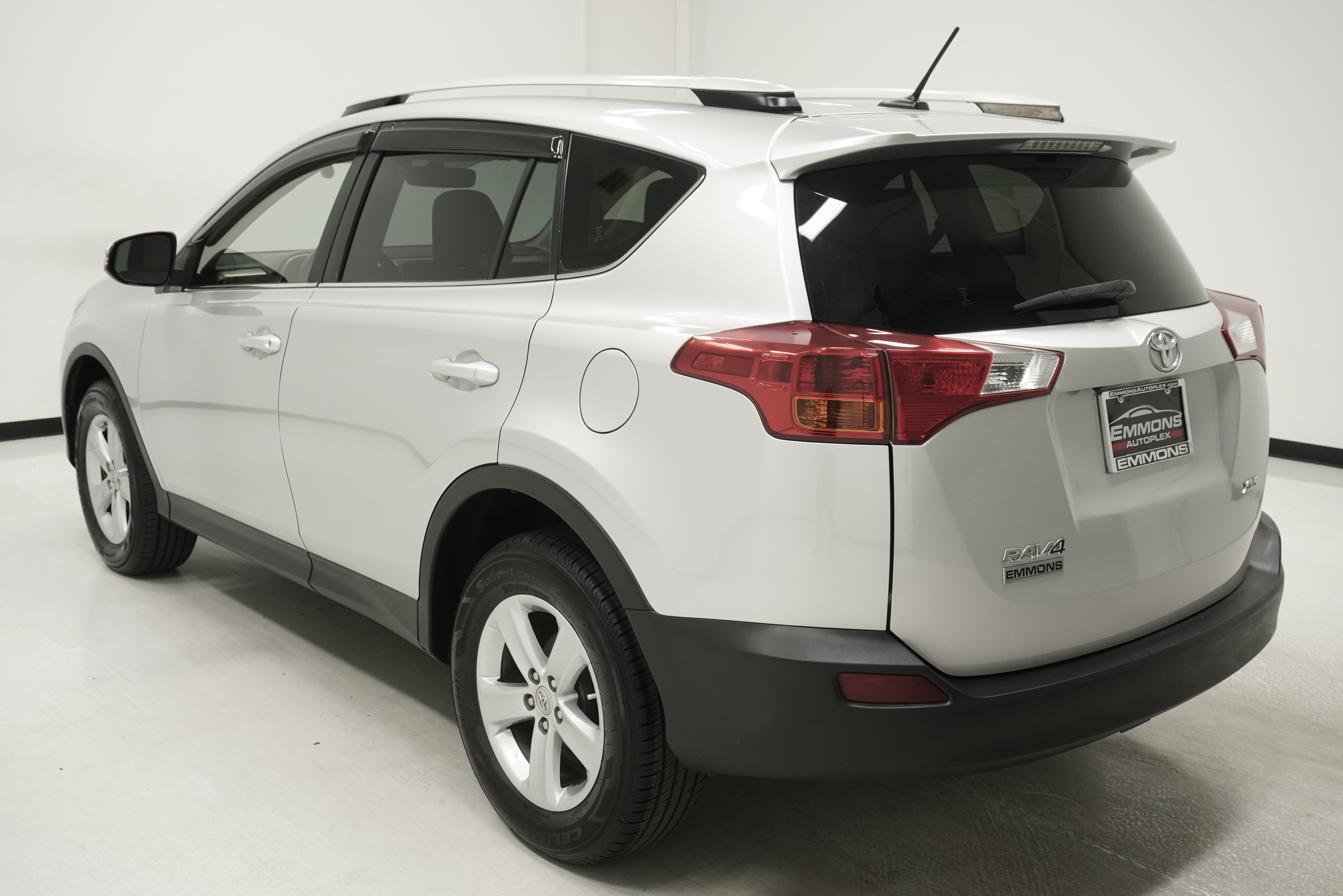 Used 2014 Toyota RAV4 XLE FWD image 6