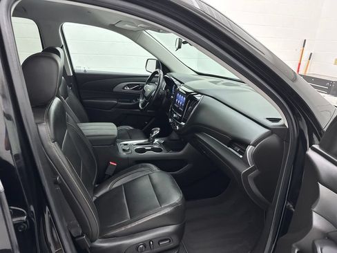 Used 2021 Chevrolet Traverse LT FWD image 49