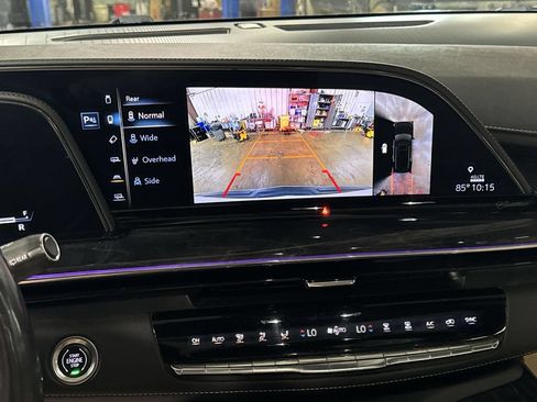 Used 2022 Cadillac Escalade Premium Luxury w/ Performance Package AWD/4WD image 20