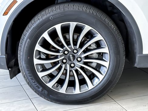 Certified 2023 Lincoln Aviator Reserve AWD/4WD image 28