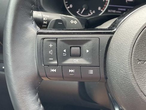 Used 2023 Nissan Pathfinder SL w/ Black Appearance Package FWD image 23