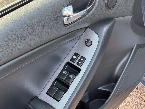 Used 2010 Nissan Altima 2.5 SL w/ SL Pkg image 28