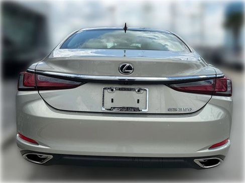 Used 2025 Lexus ES 350 w/ Premium Package FWD image 7